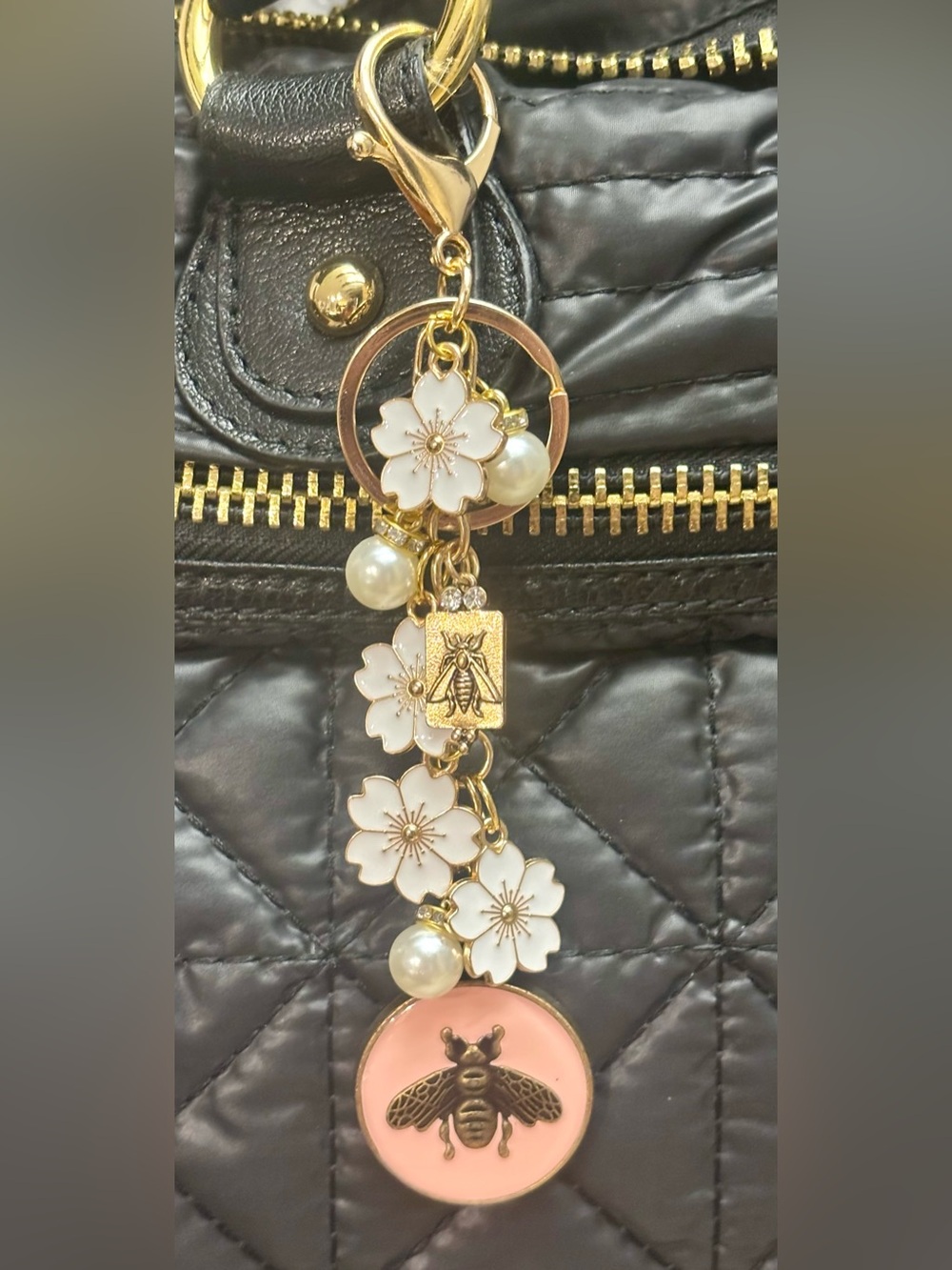Gucci Pink Enamel Bee
Medallion Pendant, enamel flowers, bag charm 6 in. - Picture 2 of 4